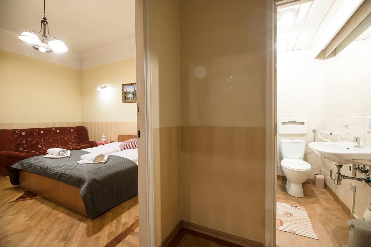 Golden Lion Guest Rooms Szewska 19 Cracovia Esterno foto