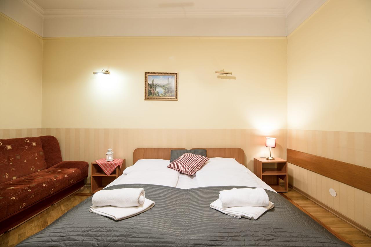 Golden Lion Guest Rooms Szewska 19 Cracovia Esterno foto