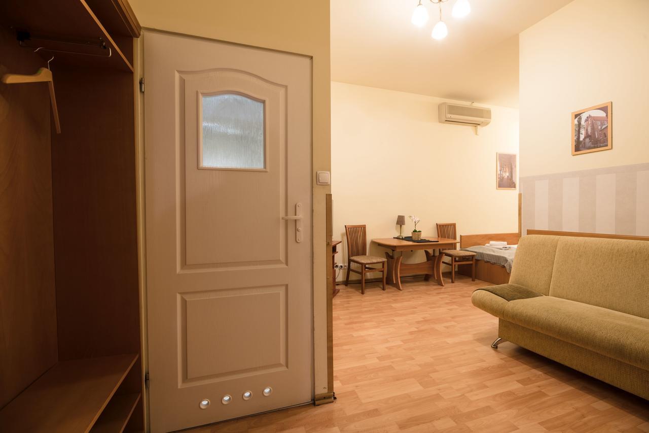 Golden Lion Guest Rooms Szewska 19 Cracovia Esterno foto