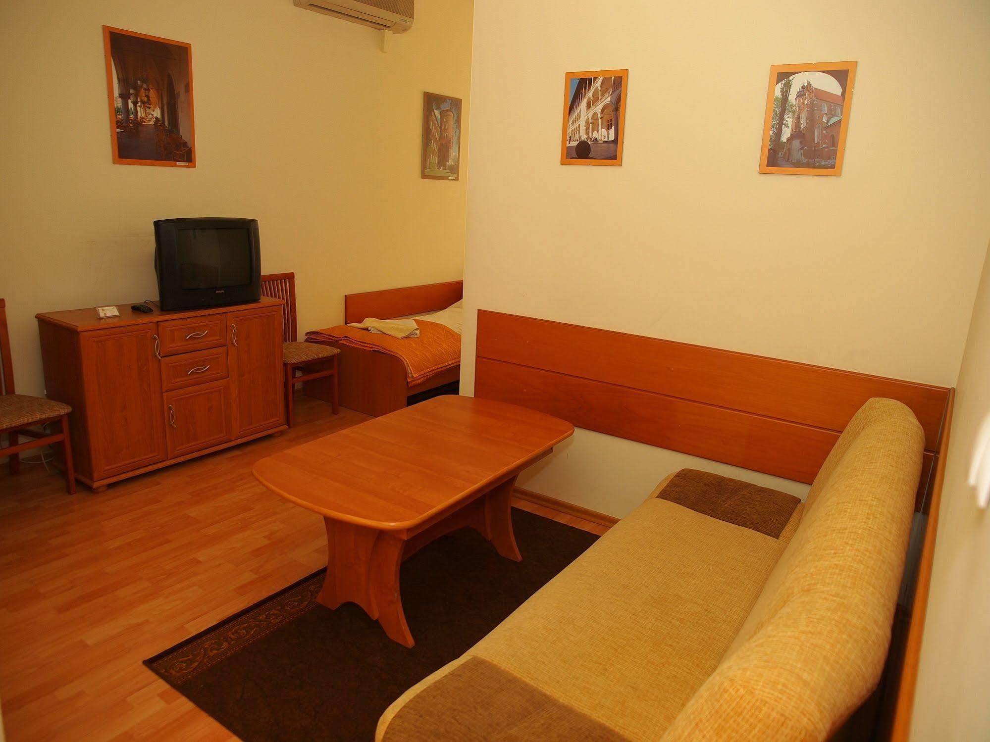 Golden Lion Guest Rooms Szewska 19 Cracovia Esterno foto