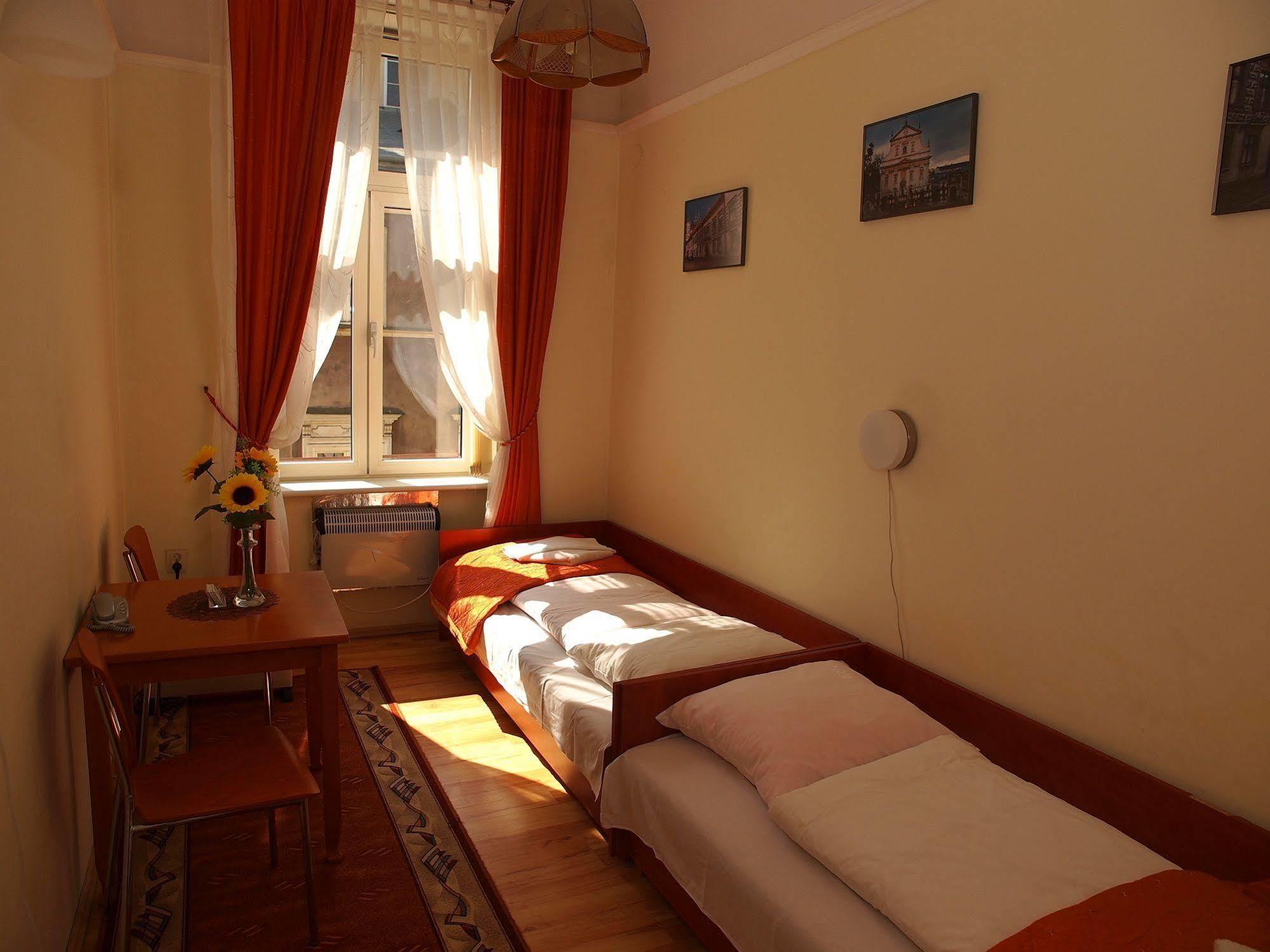 Golden Lion Guest Rooms Szewska 19 Cracovia Esterno foto