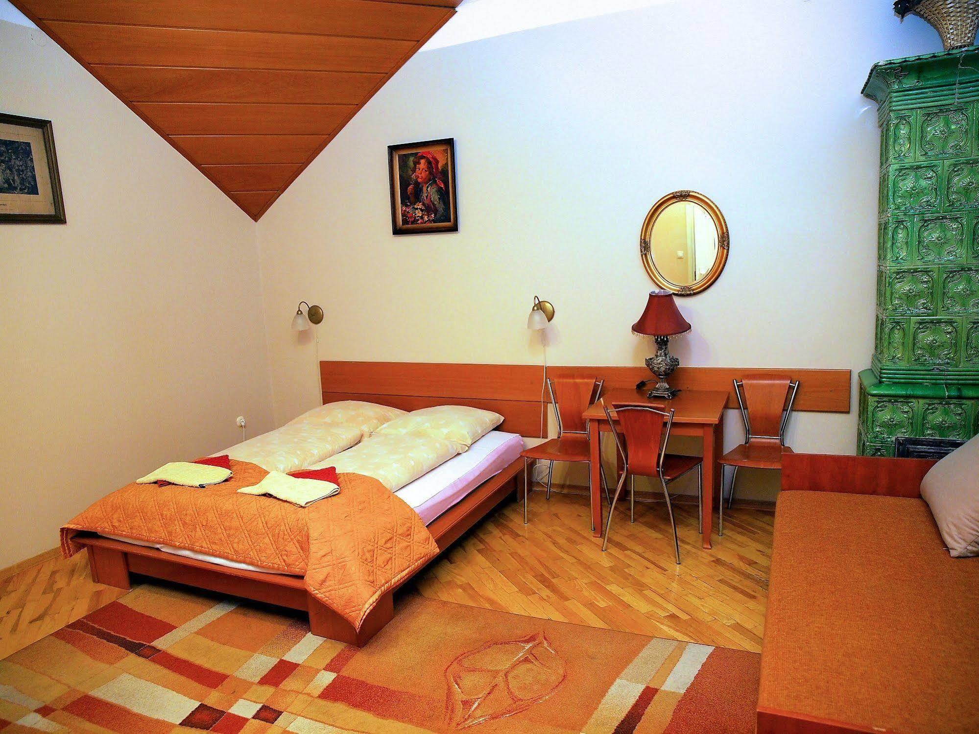 Golden Lion Guest Rooms Szewska 19 Cracovia Esterno foto